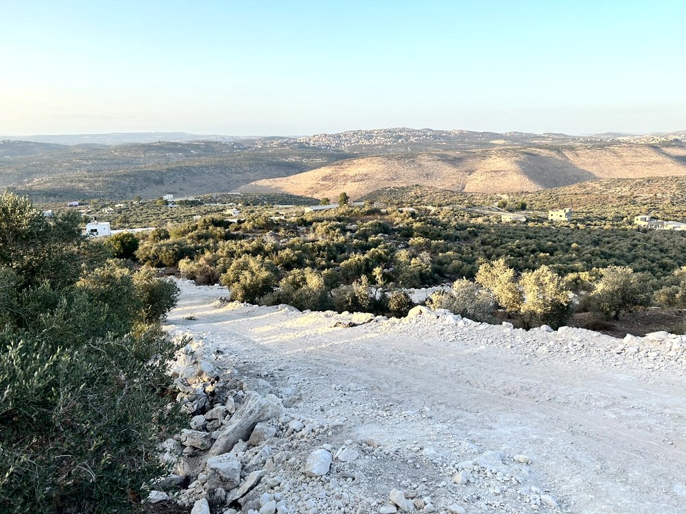 اراضي للبيع منطقة الاقواس - بلعا