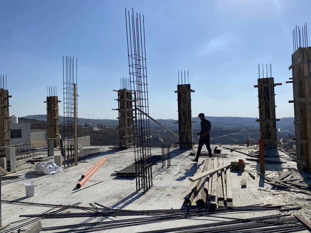 شقق في عماره قيد الإنشاء في أجمل مواقع بيت وزن نابلس