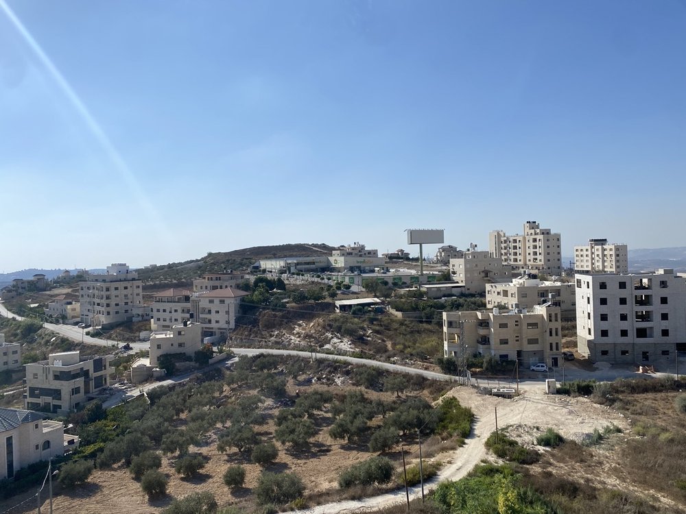 شقق في عماره قيد الإنشاء في أجمل مواقع بيت وزن نابلس