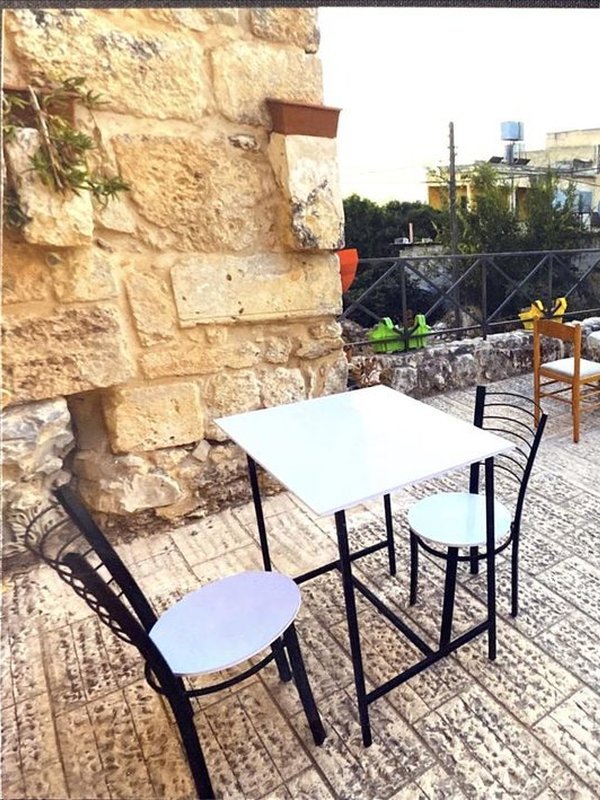 Charming Old Roman House with Courtyard and Central Location